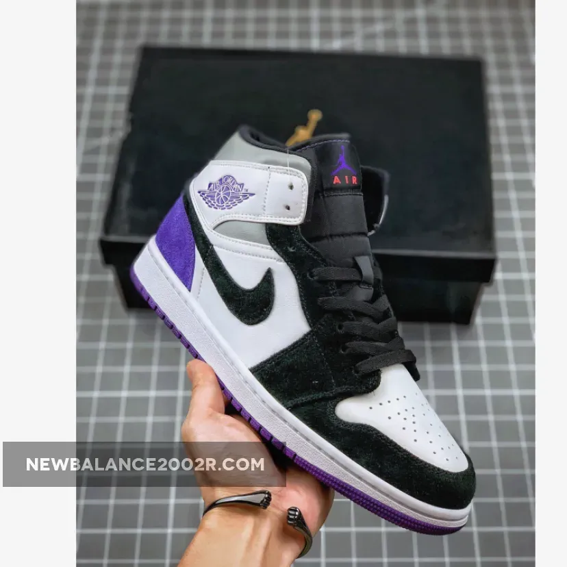 Air Jordan 1 Mid SE ‘Varsity Purple’