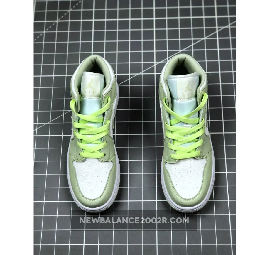 Air Jordan 1 Mid Spruce Aura White Air Jordan 1 Mid Spruce Aura White