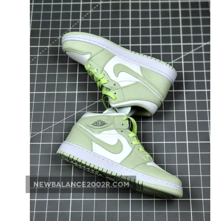 Air Jordan 1 Mid Spruce Aura White Air Jordan 1 Mid Spruce Aura White