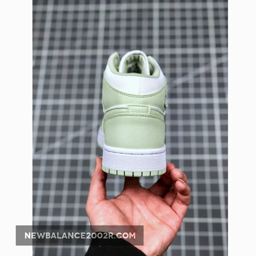 Air Jordan 1 Mid Spruce Aura White Air Jordan 1 Mid Spruce Aura White