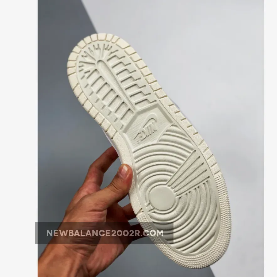 Air Jordan 1 Mid "To My First Coach" Air Jordan 1 Mid "To My First Coach"