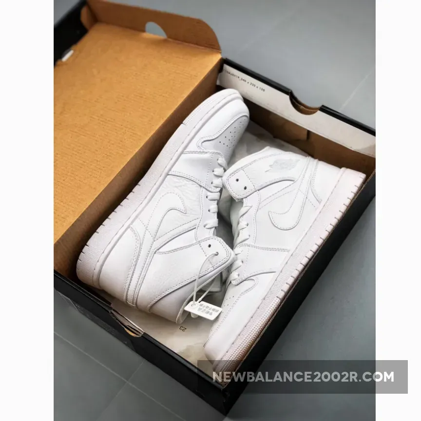 Air Jordan 1 Mid "Triple White" 554724-109 Air Jordan 1 Mid "Triple White" 554724-109