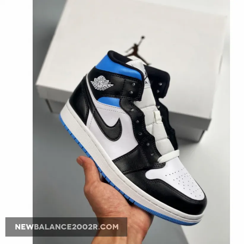 Air Jordan 1 Mid ‘University Blue’