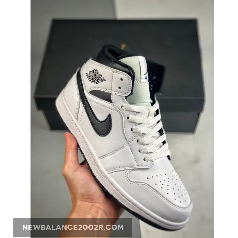 Air Jordan 1 Mid White/Black