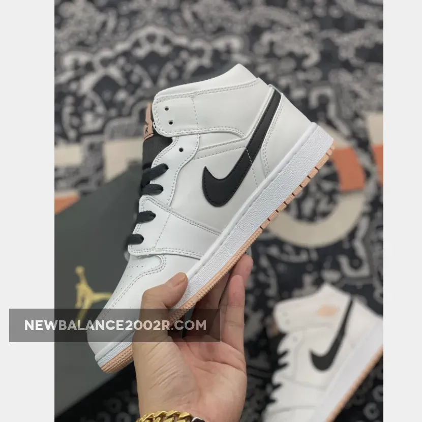 Air Jordan 1 Mid White/Black-Arctic Orange Air Jordan 1 Mid White/Black-Arctic Orange