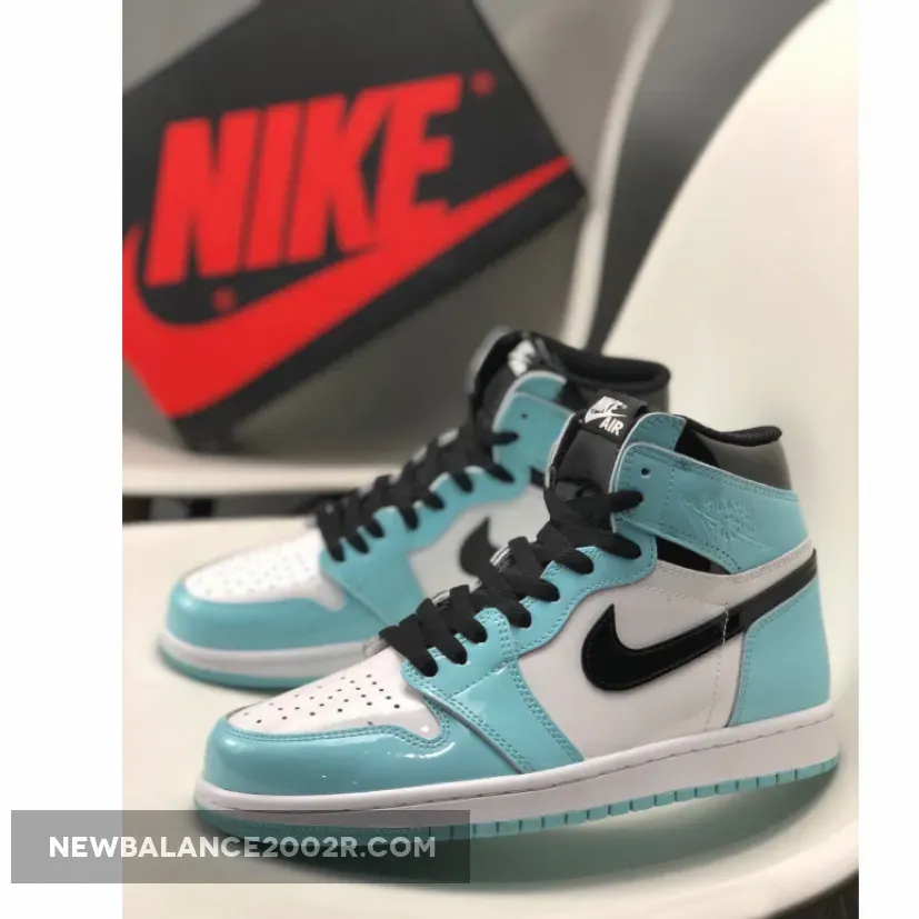 Air Jordan 1 Retro High OG Patent Leather White/Aurora-Black