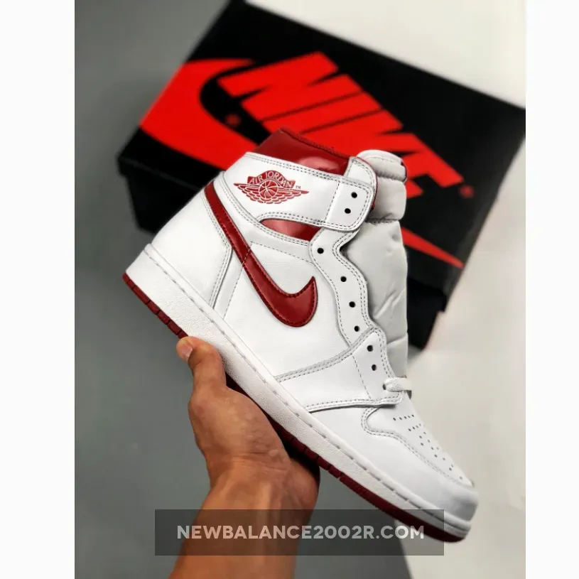 Air Jordan 1 Retro High OG ‘Metallic Red’