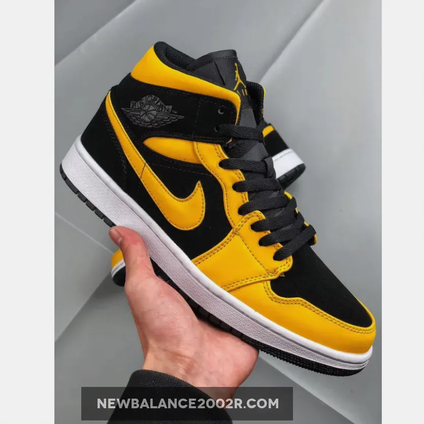 Air Jordan 1 Retro Mid "Reserve New Love" Black/University Gold-White