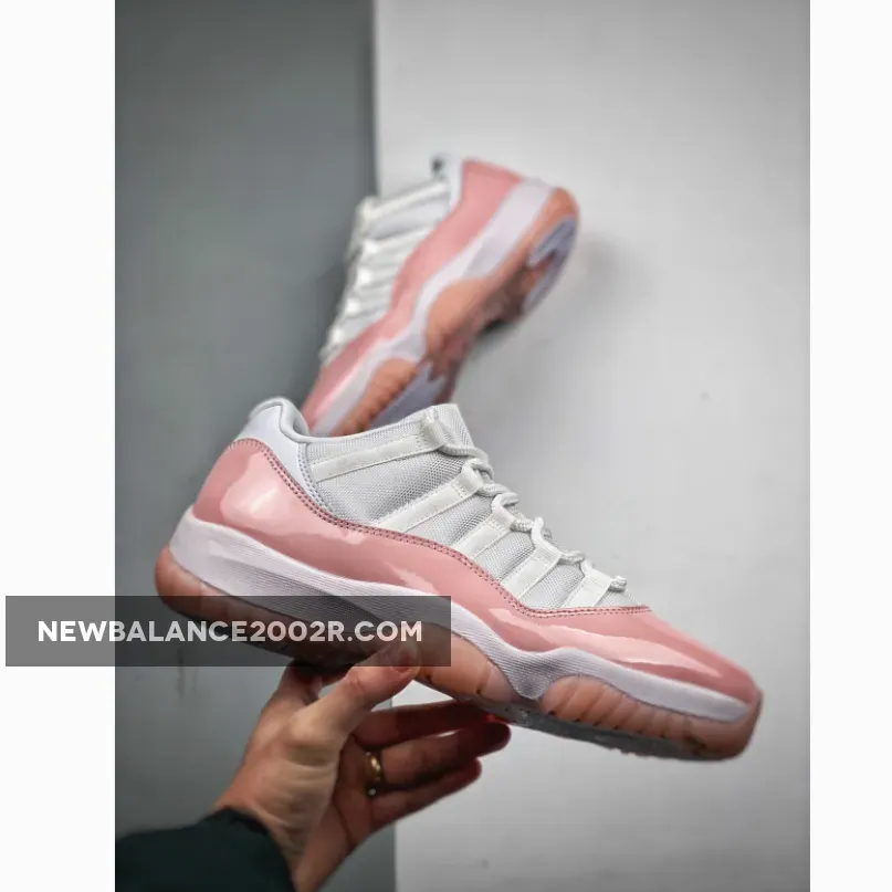 Air Jordan 11 Low White Legend Pink
