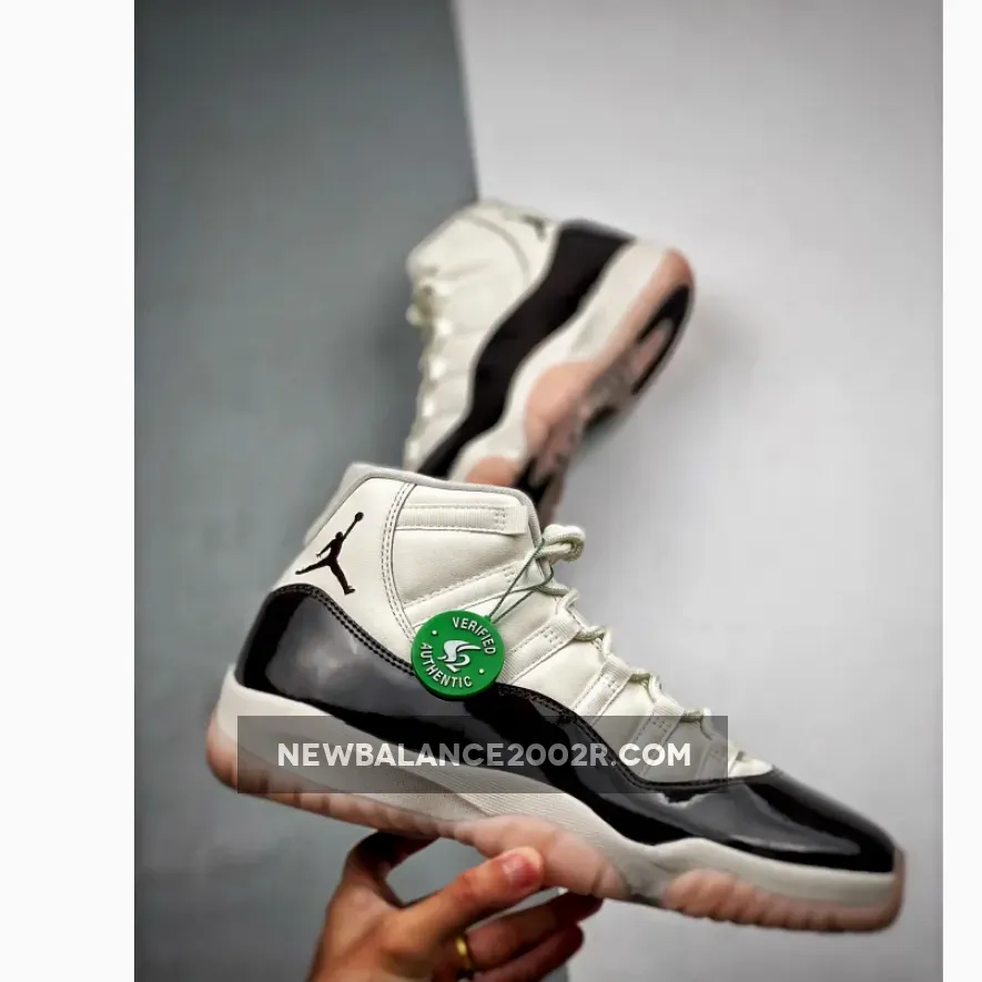 Air Jordan 11 "Neapolitan" Sail/Velvet Brown-Atmosphere Air Jordan 11 "Neapolitan" Sail/Velvet Brown-Atmosphere