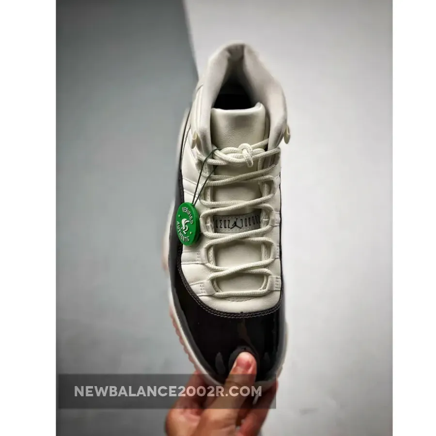 Air Jordan 11 "Neapolitan" Sail/Velvet Brown-Atmosphere Air Jordan 11 "Neapolitan" Sail/Velvet Brown-Atmosphere