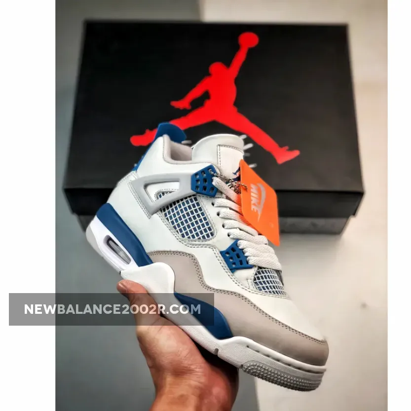 Air Jordan 4 "Military Blue"