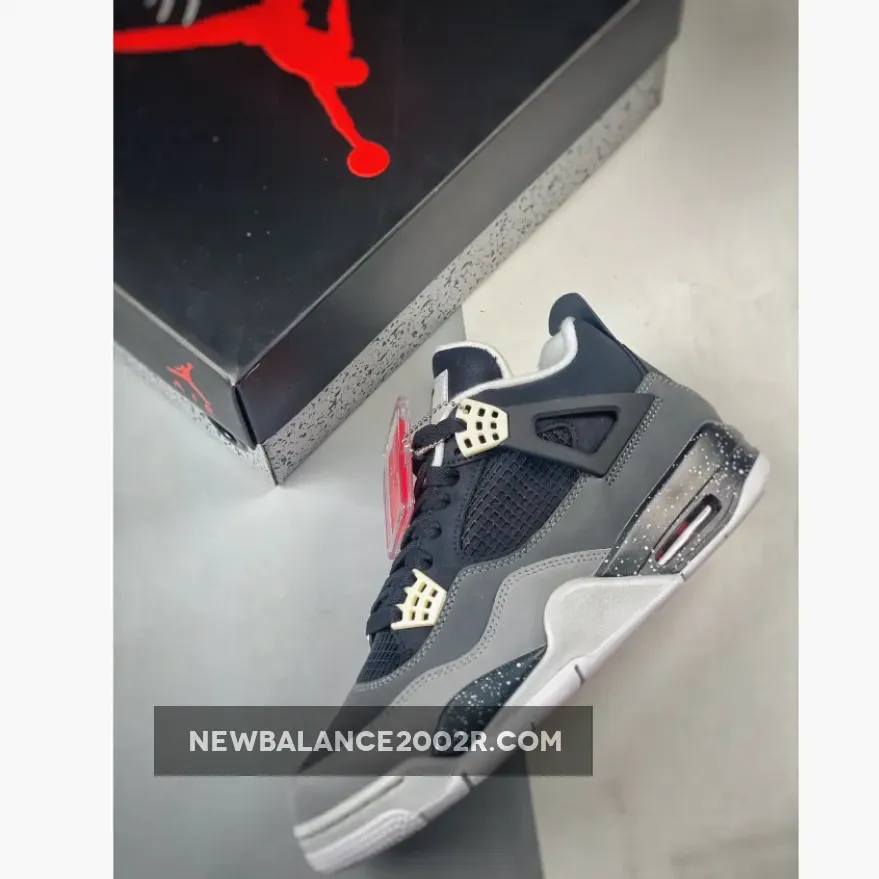 Air Jordan 4 Retro ‘Fear’ Black/White-Cool Grey Air Jordan 4 Retro ‘Fear’ Black/White-Cool Grey