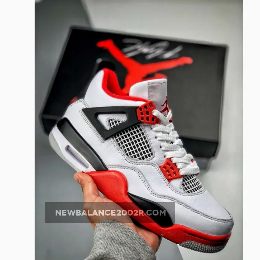 Air Jordan IV (4) ‘Fire Red’ White/Varsity Red-Black