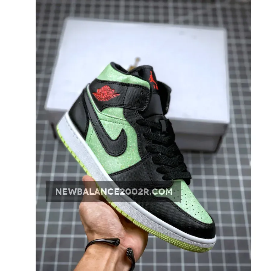 Jordan 1 Mid Black Barely Volt WMNS