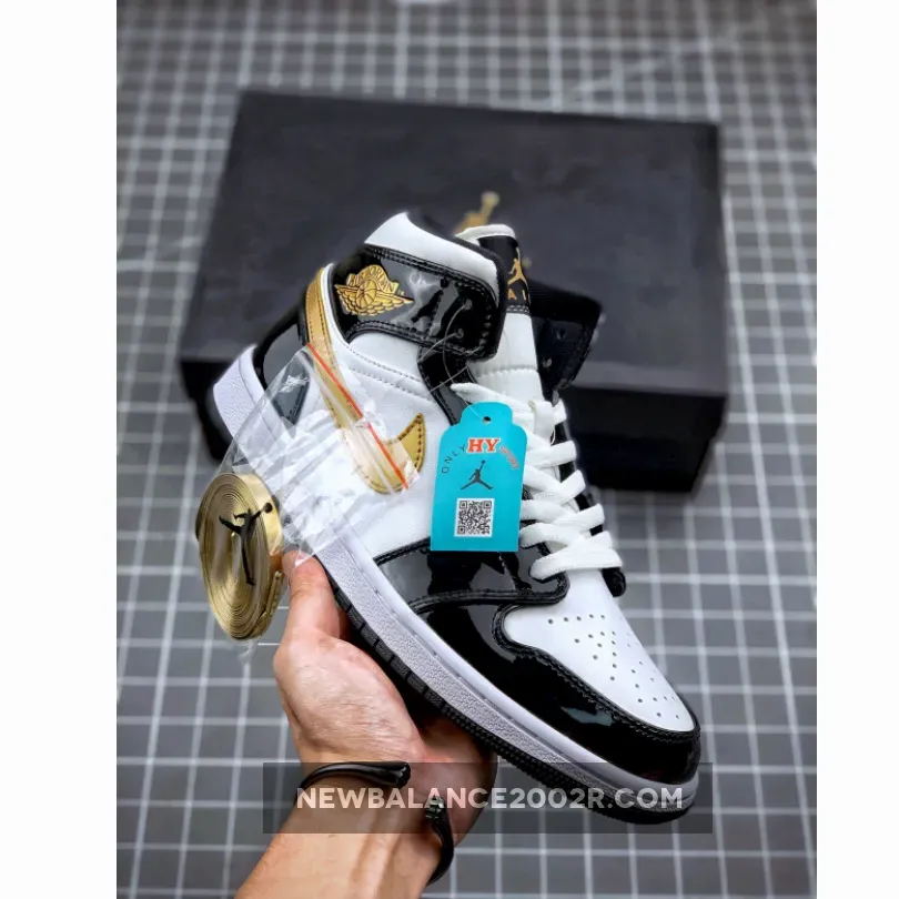 Jordan 1 Mid Patent Black/White-Metallic Gold