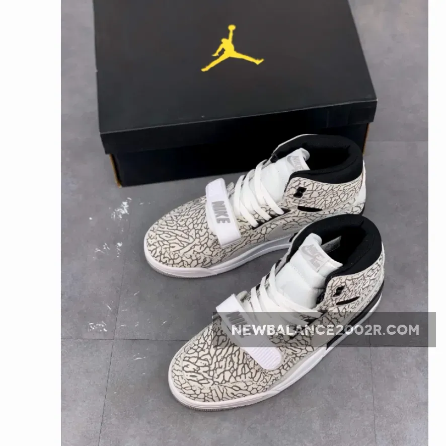 Jordan Legacy 312 ‘Flip’ White/White-Black Jordan Legacy 312 ‘Flip’ White/White-Black