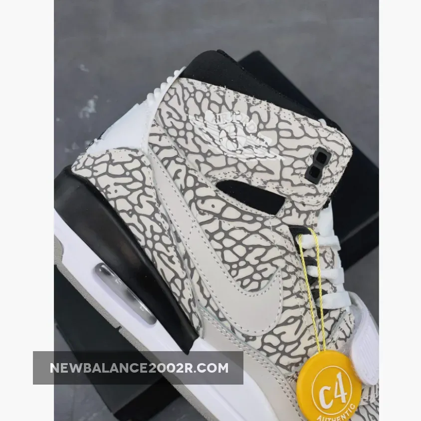 Jordan Legacy 312 ‘Flip’ White/White-Black Jordan Legacy 312 ‘Flip’ White/White-Black