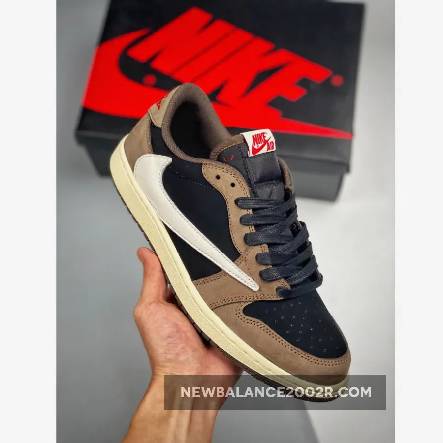 Travis Scott x Air Jordan 1 Low ‘Mocha’