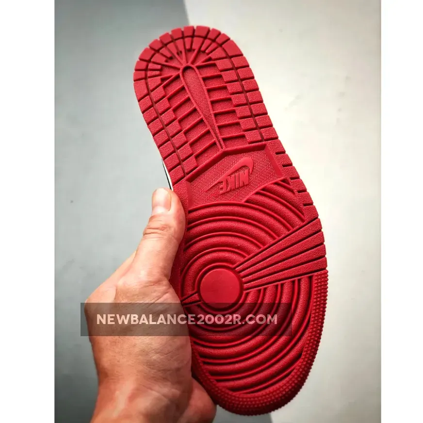 Trophy Room x Air Jordan 1 Low OG "Away" Sail/Black-Varsity Red Trophy Room x Air Jordan 1 Low OG "Away" Sail/Black-Varsity Red